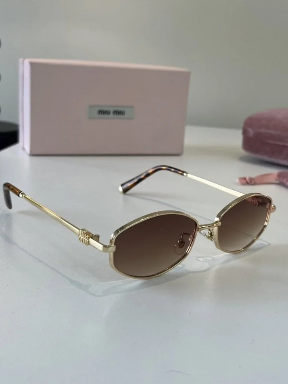 🥰Miu Miu🥰 Cat-Eye Sunglasses with Thin Frames